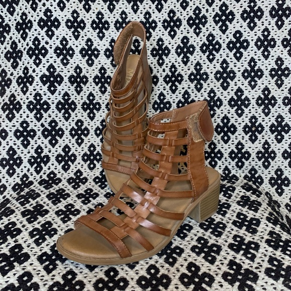 sam does - Picture 2 of 2